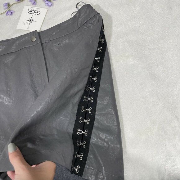 NWT $128 LF Seek Label Faux Leather Hook & Eye Side Skirt Grey [ Medium ]‎ #3920 - Picture 5 of 12